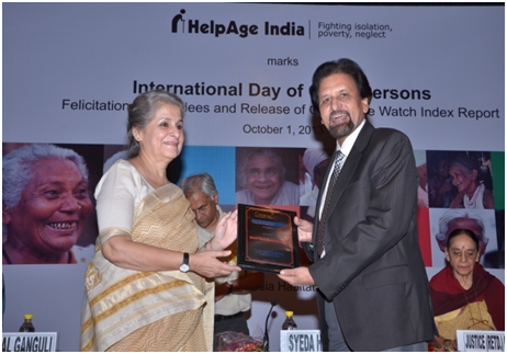 Image of Silver Plate award presented to BHEL at India Habitat Centre for its exemplary contribution in health care services